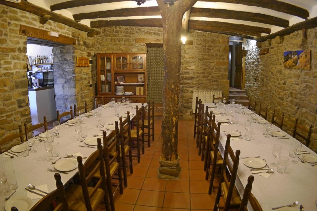 Albergue Restaurante De Artieda Exterior photo