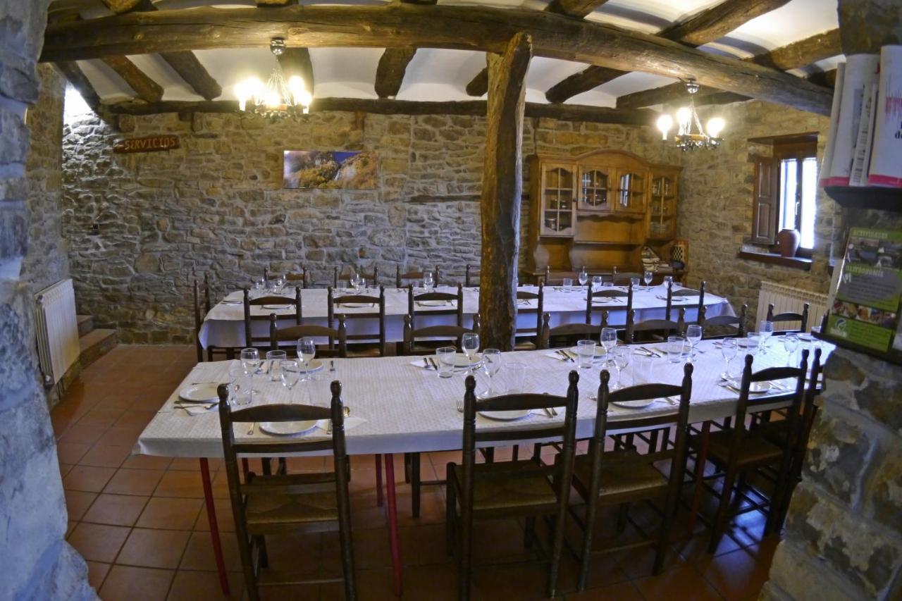 Albergue Restaurante De Artieda Exterior photo